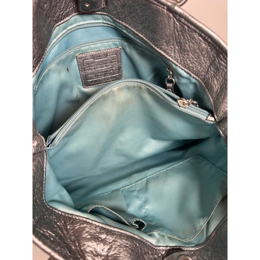 Coach Poppy Camelia Pushlock Metallic Silver Leather Shoulder Bag Tote 17924